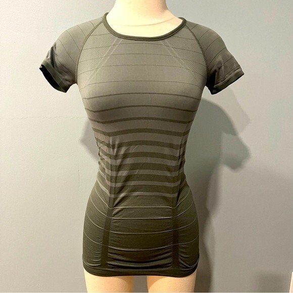 Athleta Olive Green Ombre Striped Short Sleeve Fastest Track Size XS - Picture 1 of 8